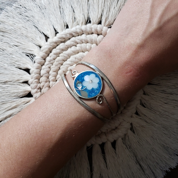 Blue and White Silver Flower Cuff Bracelet - Picture 2 of 7
